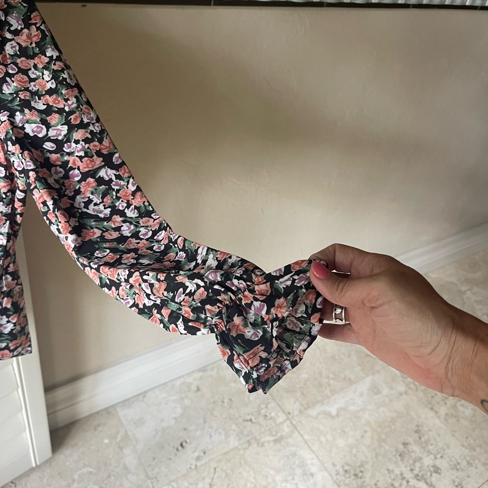 SHEIN blouse - Picture 4 of 5